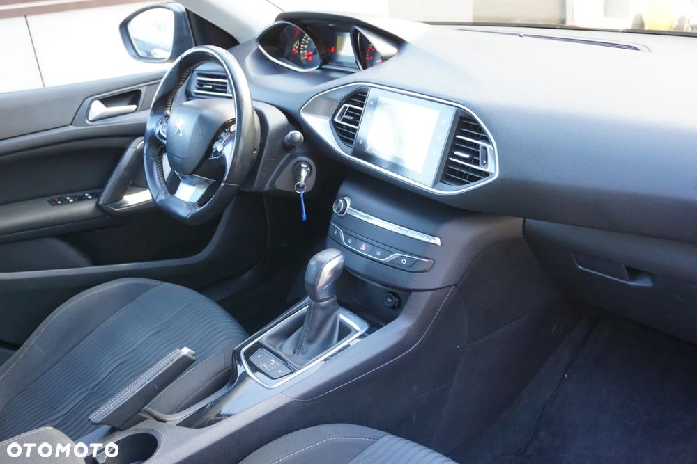 Peugeot 308 BlueHDi 120 EAT6 Stop & Start Allure - 19