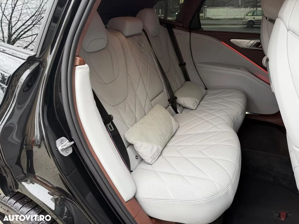 BMW XM 50e - 30