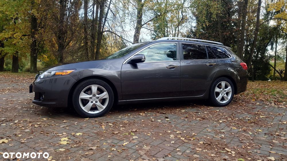 Honda Accord 2010 photo 2