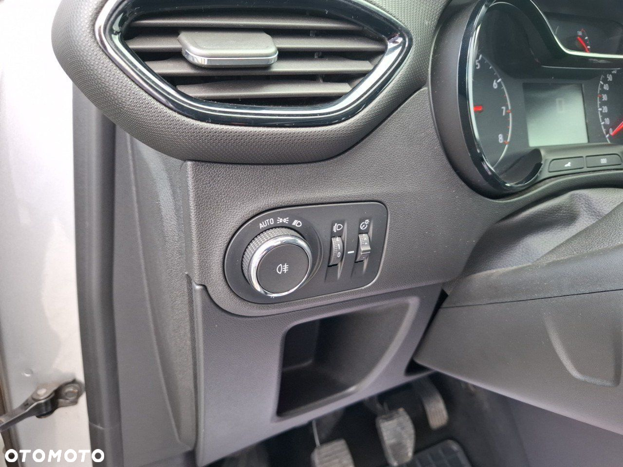 Opel Crossland X - 18