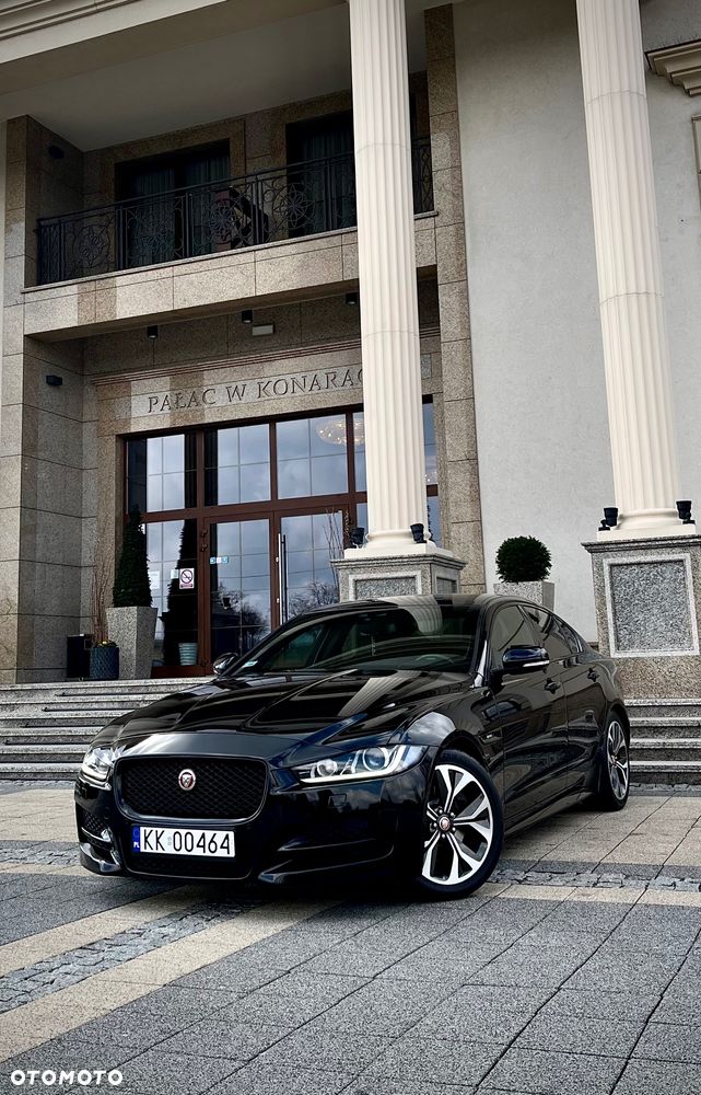 Jaguar XE 2.0 D R-Sport - 2