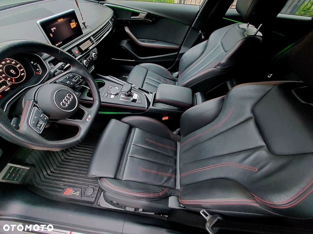 Audi A4 Avant 2.0 TDI Sport S tronic - 34