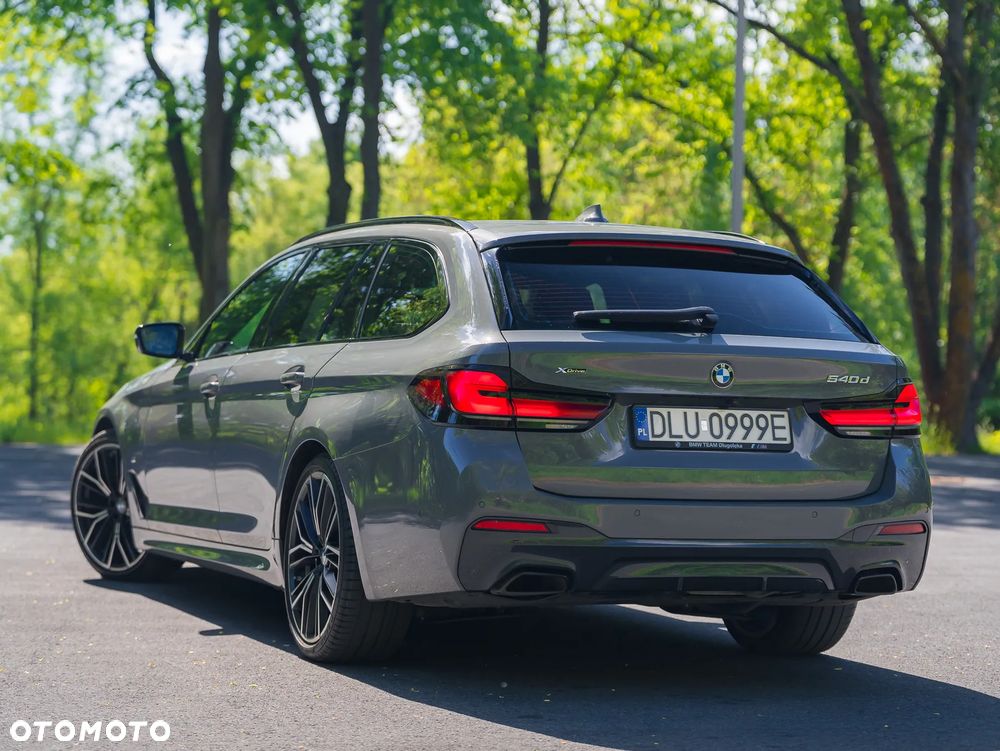 BMW Seria 5 540d xDrive mHEV M Sport sport - 16