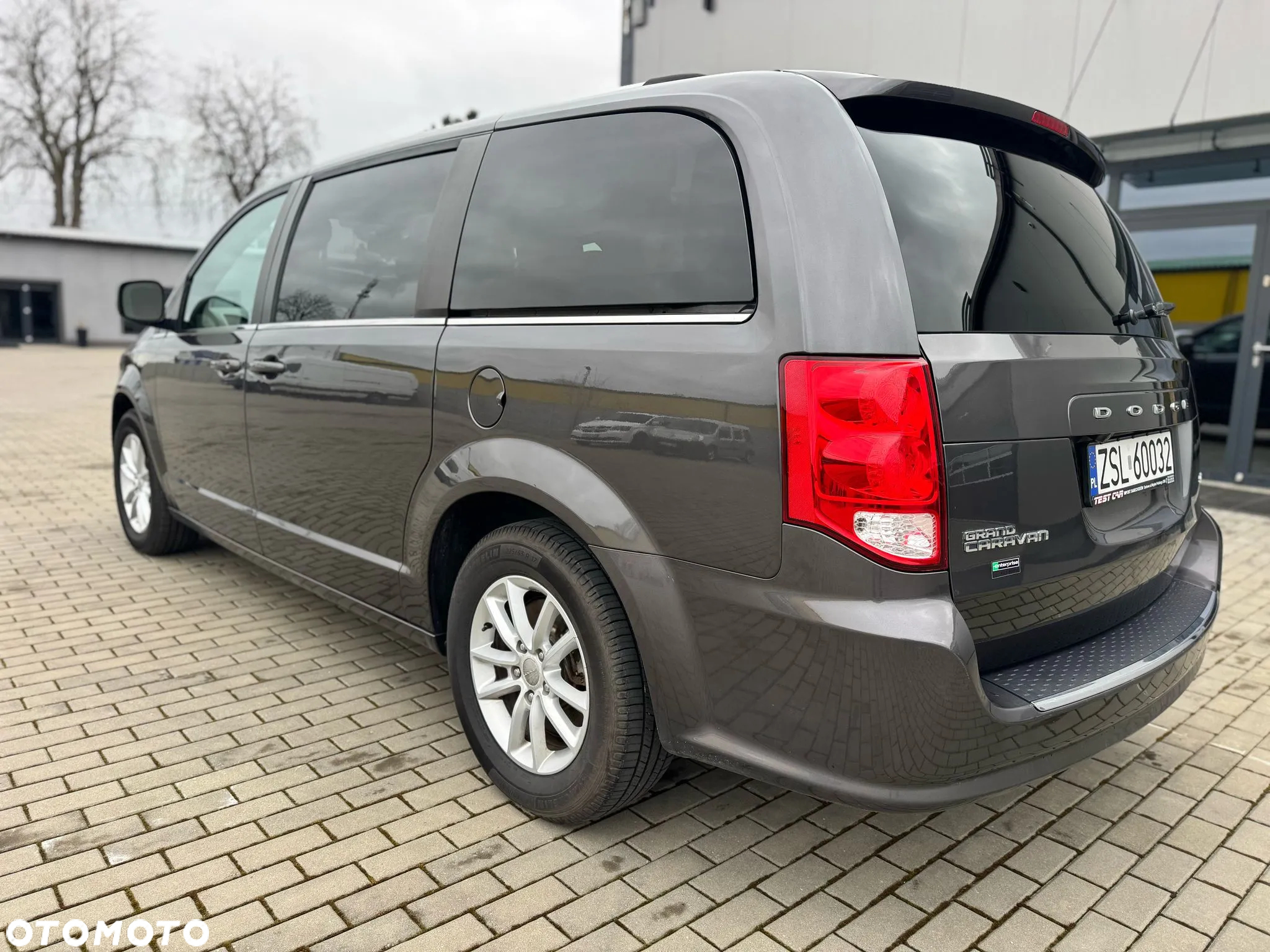Dodge Grand Caravan - 4