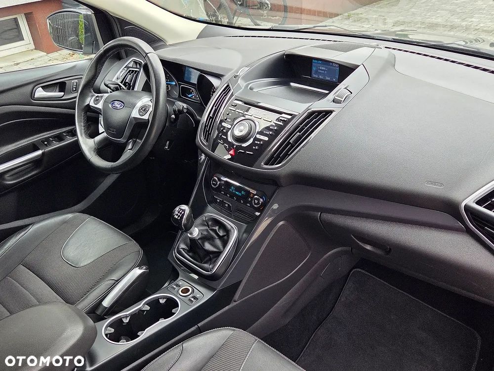 Ford Kuga 2.0 TDCi 2x4 Titanium - 9