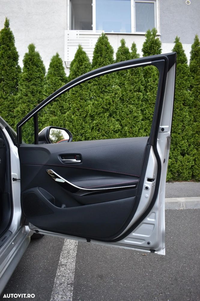 Toyota Corolla 2.0 Lounge - 23