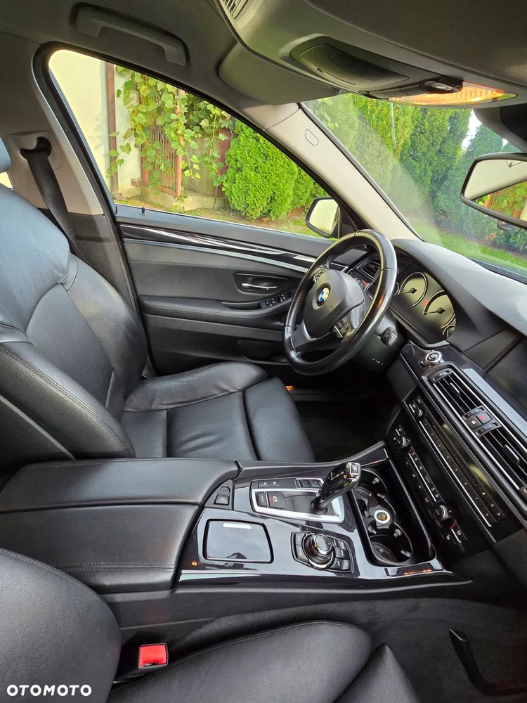 BMW Seria 5 530d xDrive - 6