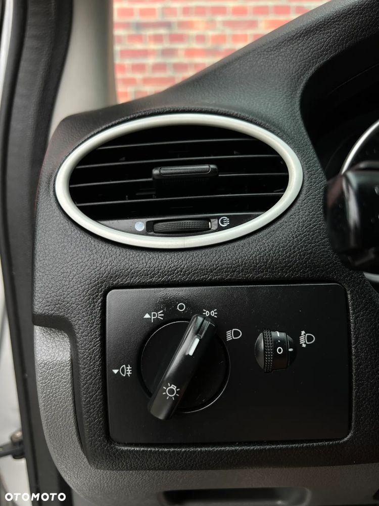 Ford Focus - 25