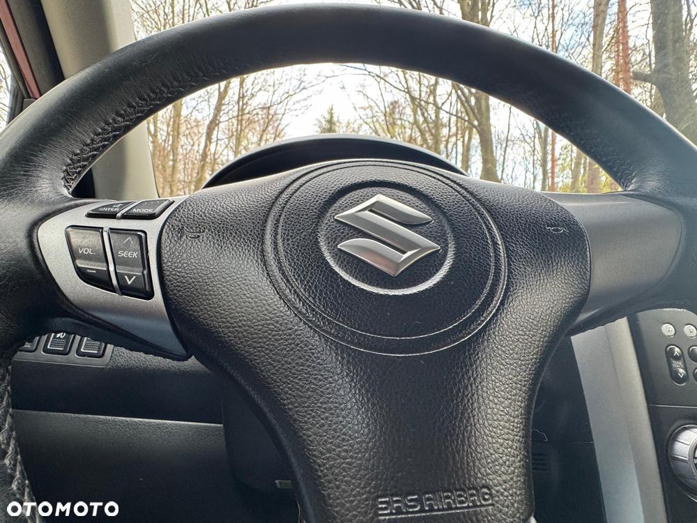 Suzuki Grand Vitara - 24