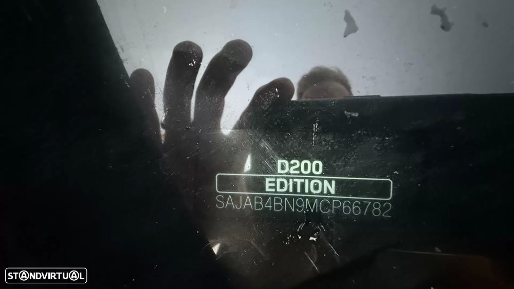 Jaguar XE 2.0 D200 R-Dynamic S - 41