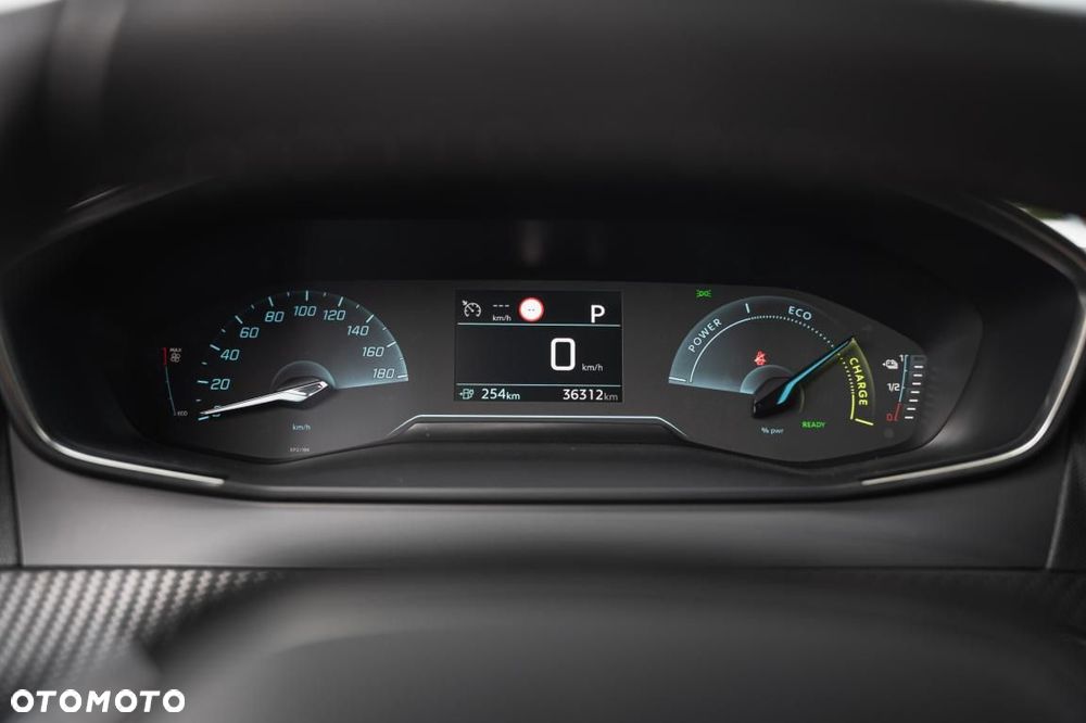 Peugeot 208 - 17
