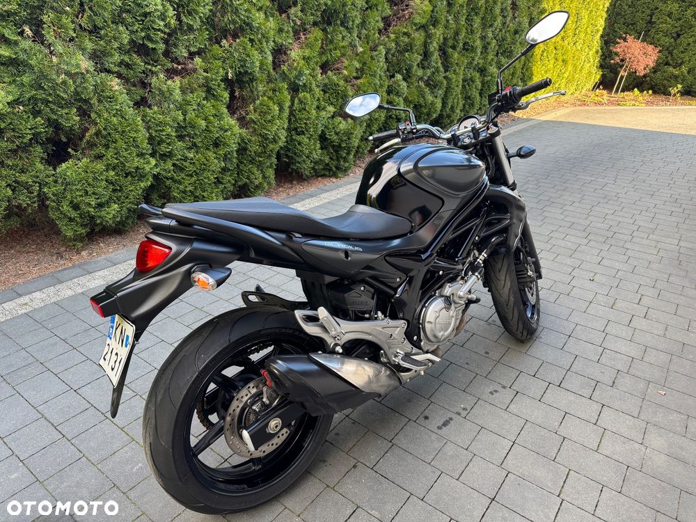 Suzuki Gladius - 3