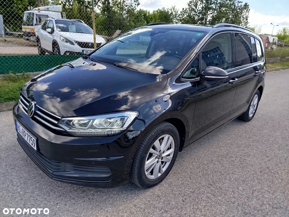 Volkswagen Touran - 1