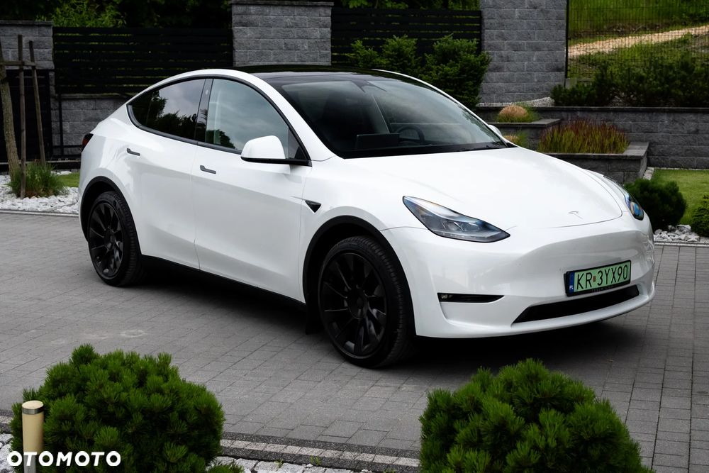 Tesla Model Y - 7