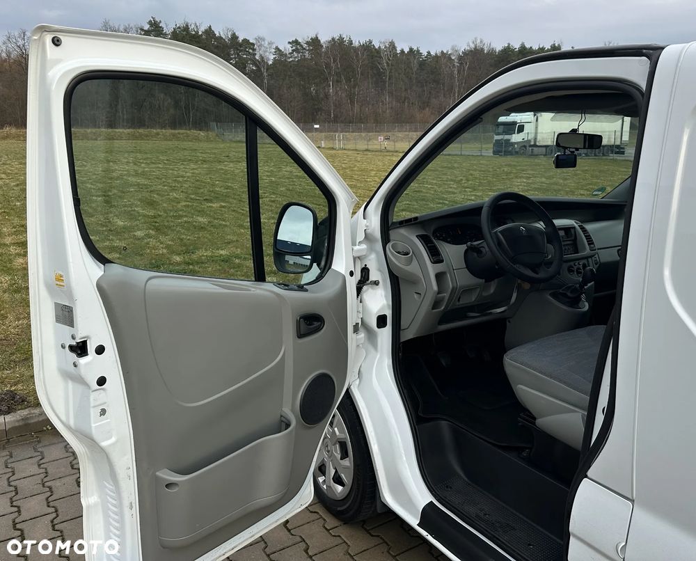 Renault Trafic - 12