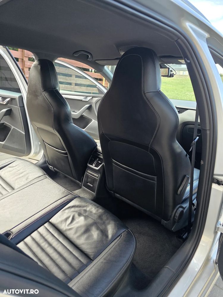 Skoda Octavia 2.0 TDI DSG RS - 13