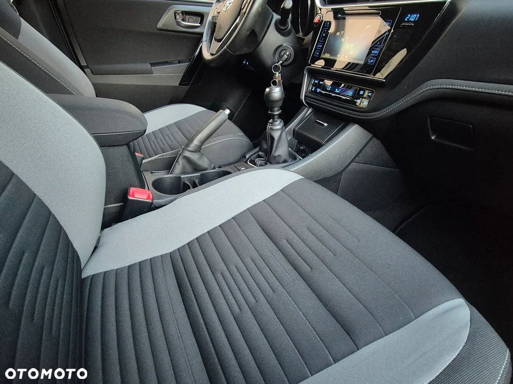 Toyota Auris - 29