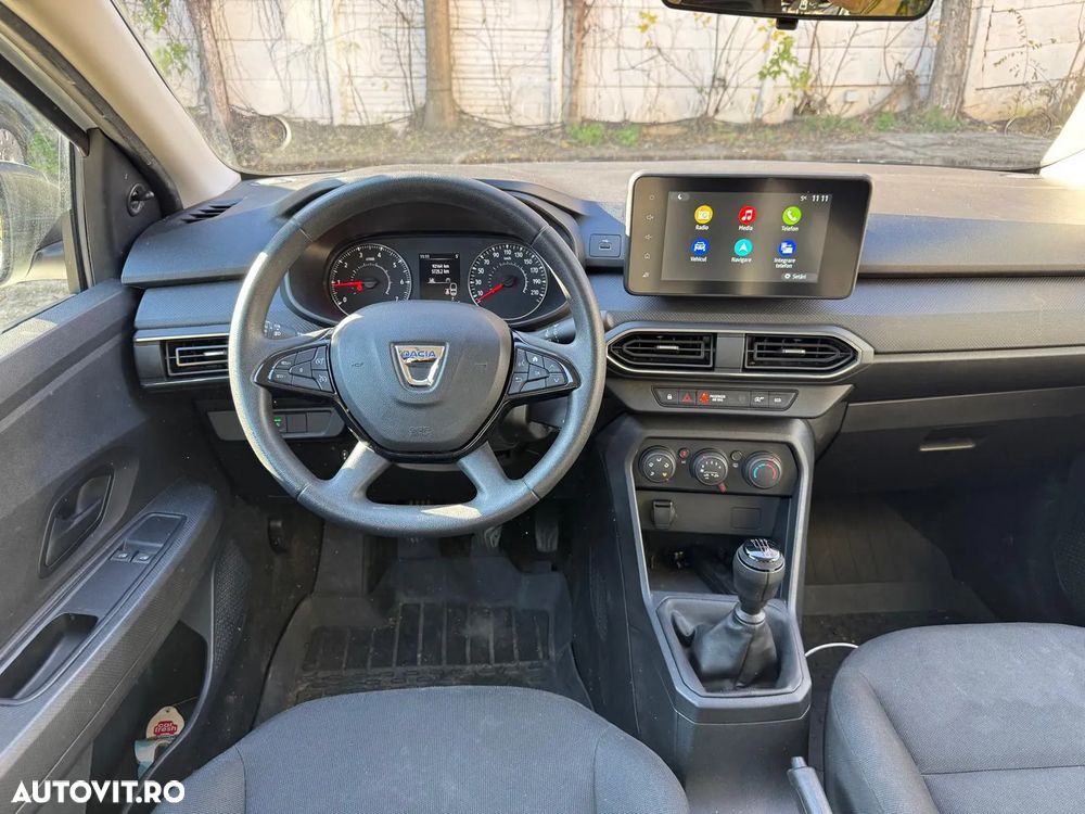 Dacia Logan TCe 90 Essential - 10