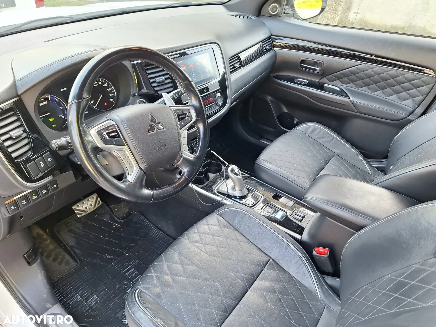Mitsubishi Outlander PHEV 2.4 L 4X4 Instyle+ - 20