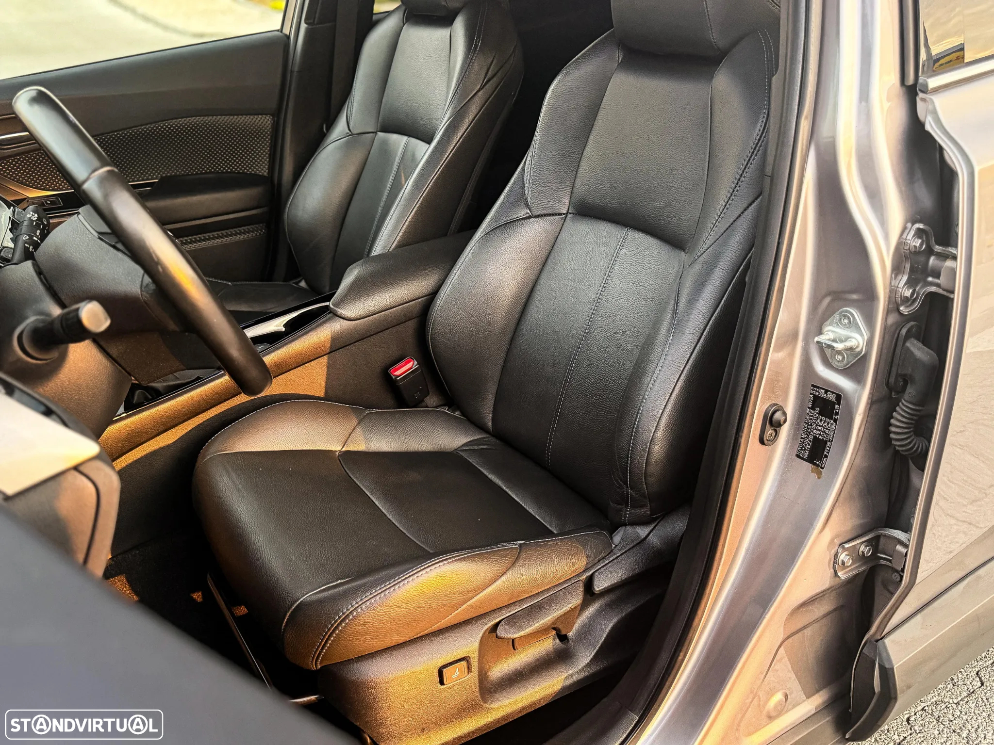 Toyota C-HR 1.8 Hybrid Exclusive - 23