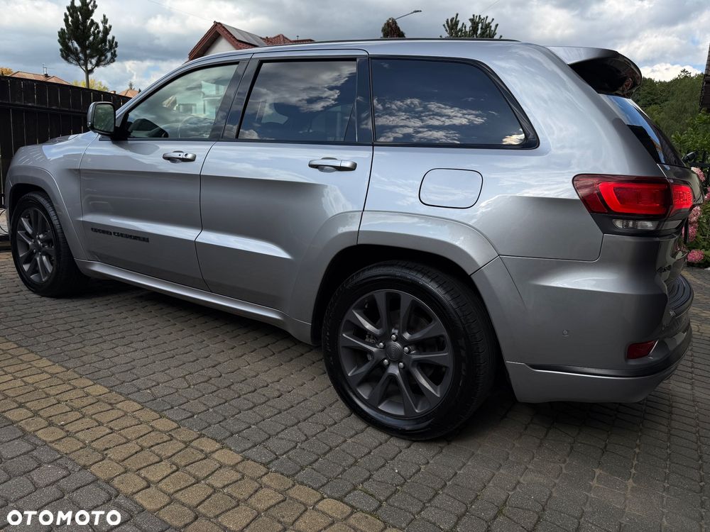 Jeep Grand Cherokee - 19