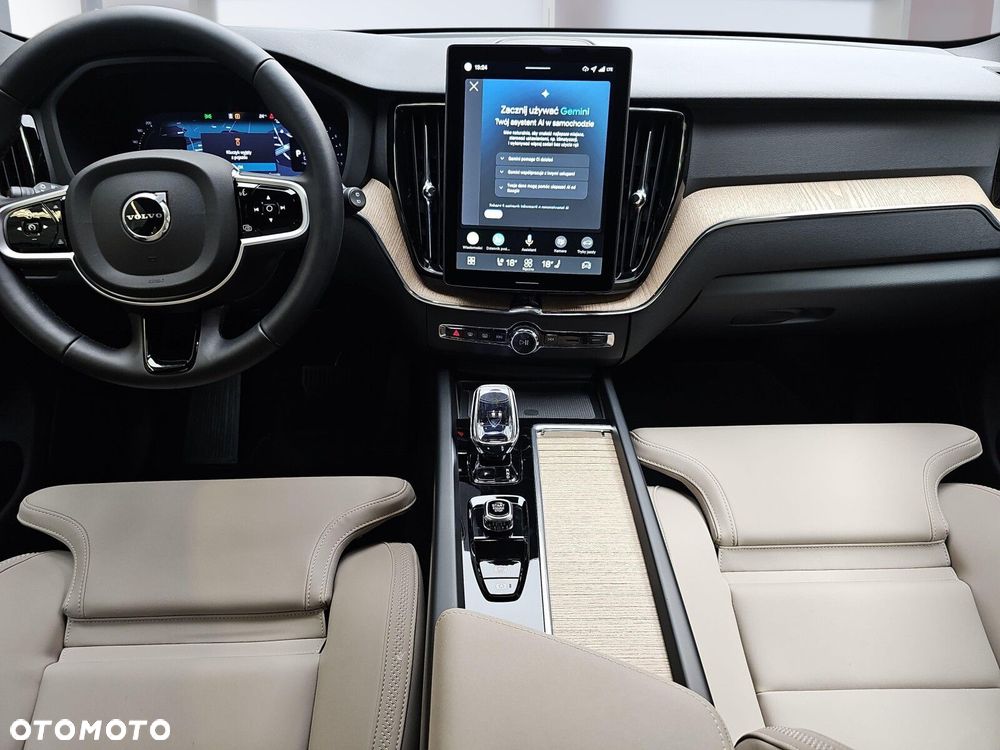 Volvo XC 60 B5 B AWD Plus Dark - 8