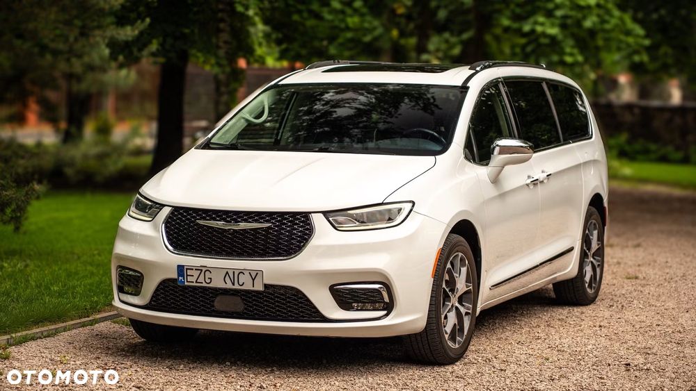 Chrysler Pacifica - 1