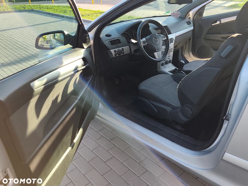 Opel Astra 1.4 GL - 11