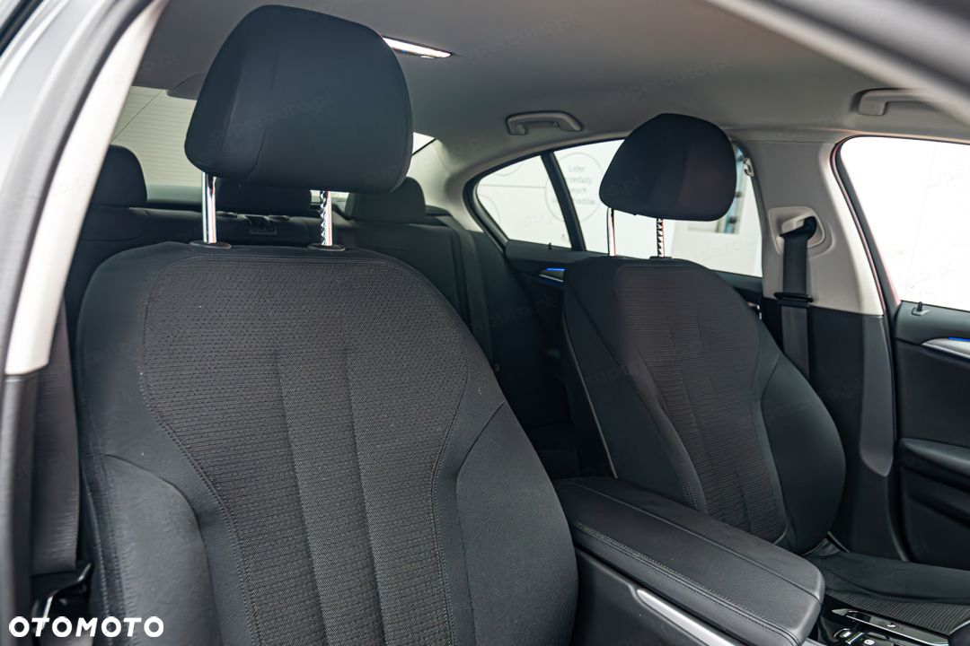 BMW Seria 5 518d - 8