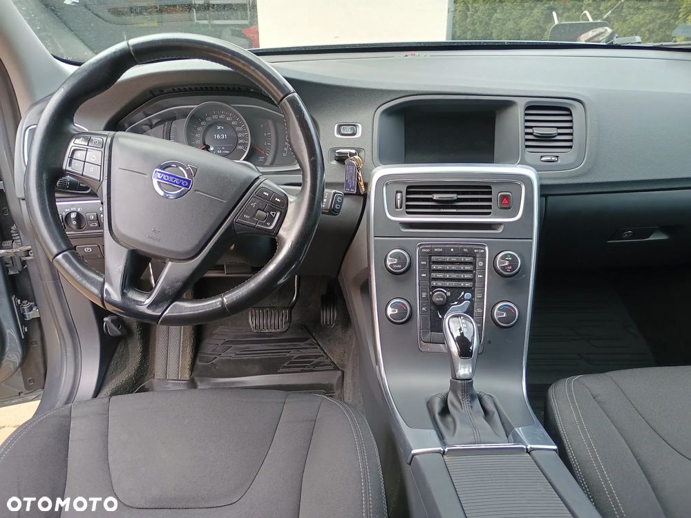 Volvo V60 D2 Geartronic Momentum - 15