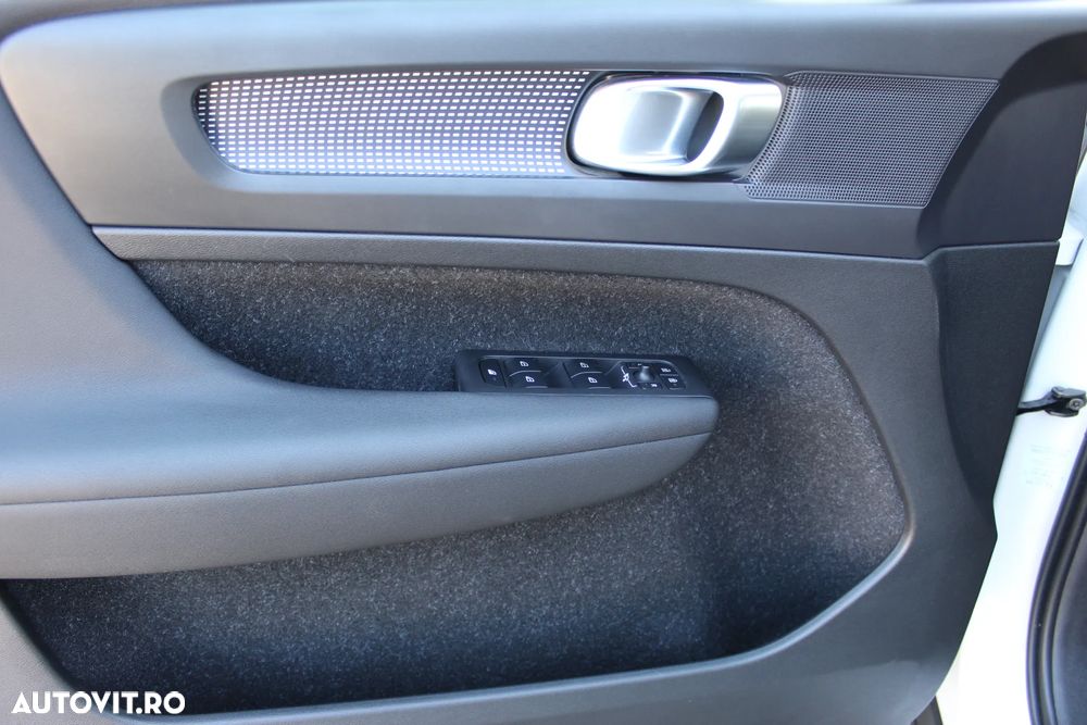 Volvo XC 40 Recharge T5 Twin Engine AT7 R-Design - 10