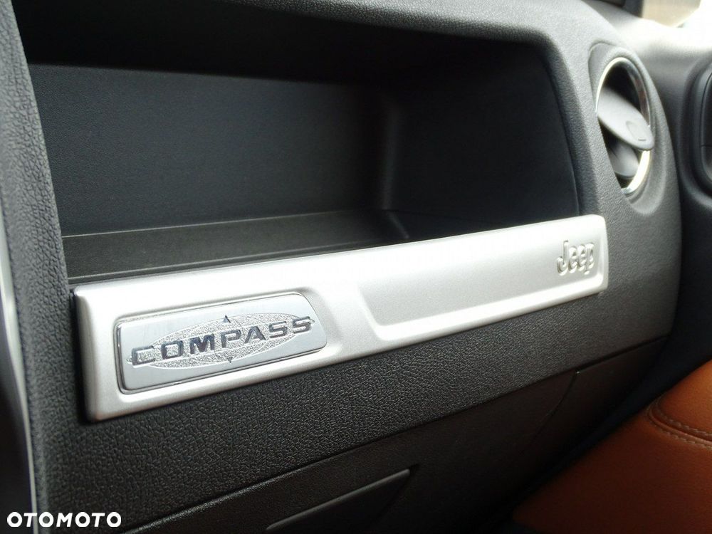 Jeep Compass - 12