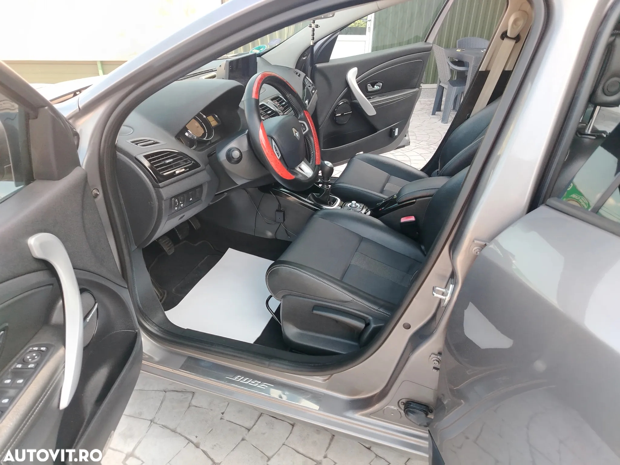 Renault Megane Grandtour TCe 130 Bose Edition - 30