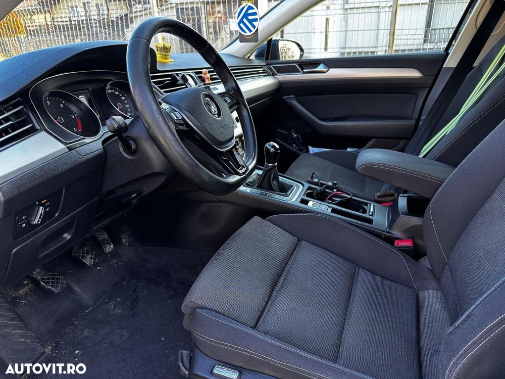 Volkswagen Passat Variant 2.0 TDI (BlueMotion Technology) Trendline - 20