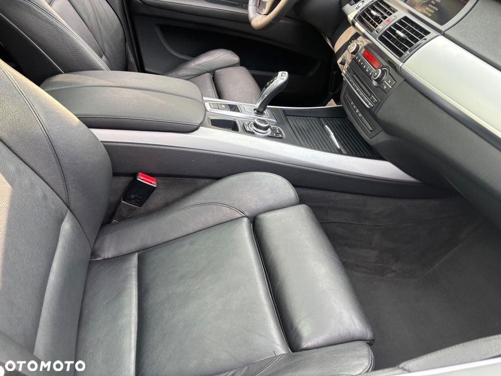 BMW X5 xDrive30d - 33