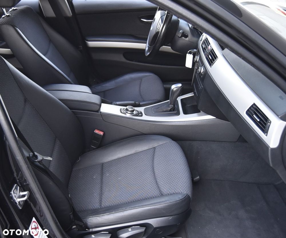 BMW Seria 3 320d xDrive DPF - 22