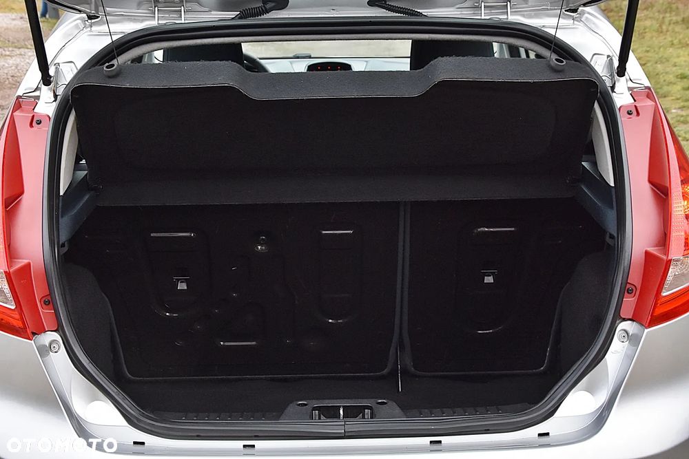 Ford Fiesta 1.25 Ambiente - 26