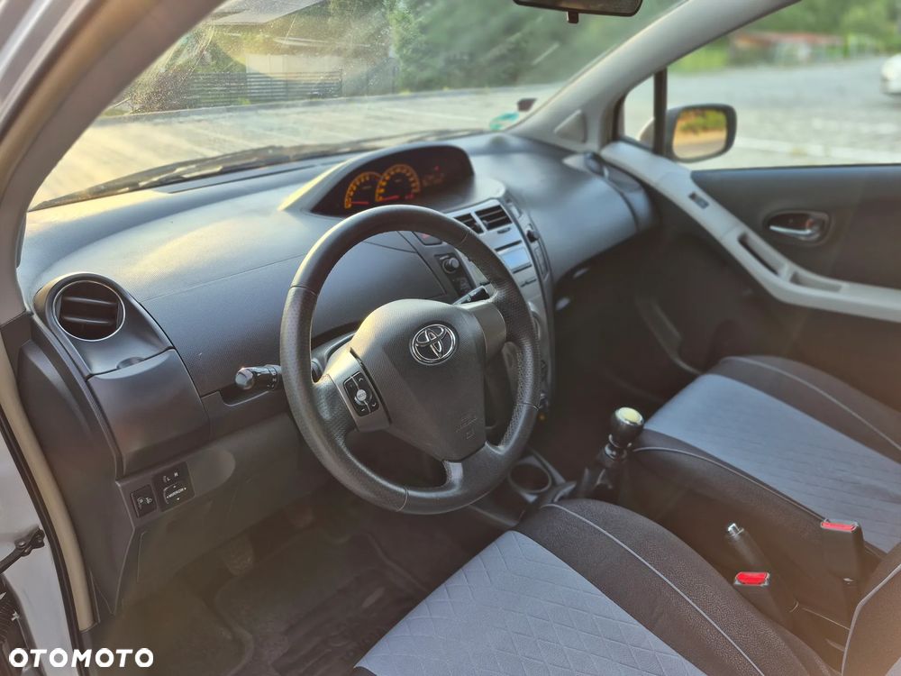 Toyota Yaris 1.33 VVT-i Cool - 10