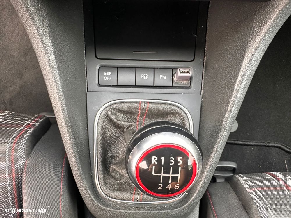 VW Golf 2.0 GTI - 28