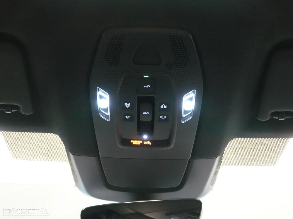 Porsche Macan Electric 4 - 24