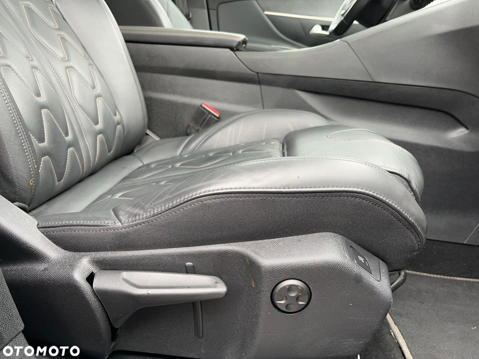 Peugeot 5008 - 24
