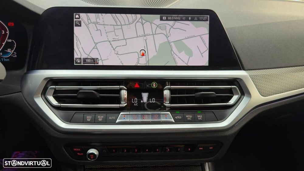 BMW 330 e Pack Desportivo M Pro Auto - 36