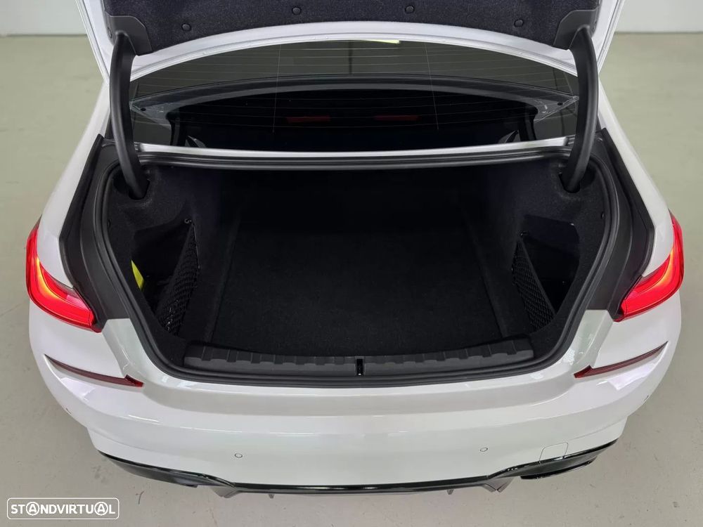 BMW M340 d xDrive Pack 50 anos M Auto - 25