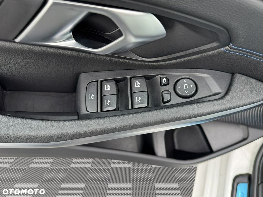 BMW Seria 3 318i M Sport - 12