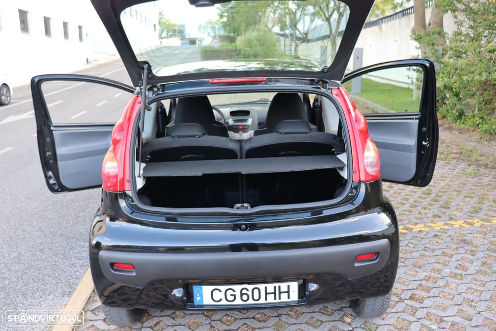 Peugeot 107 1.0 Trendy - 29
