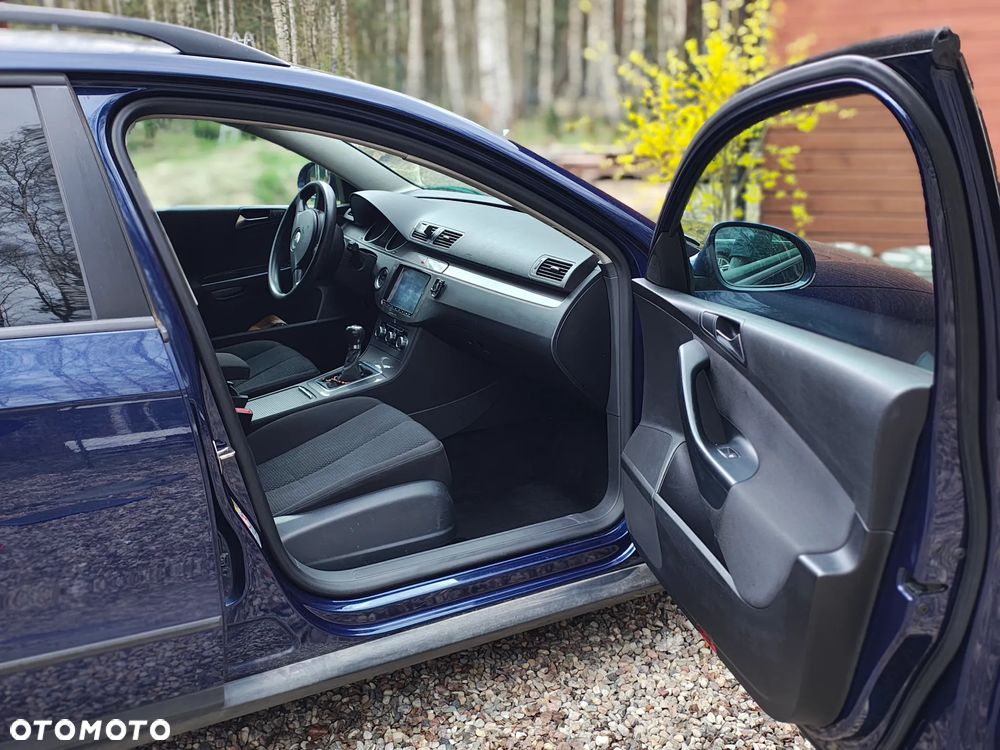 Volkswagen Passat 2.0 TDI DPF Trendline - 8