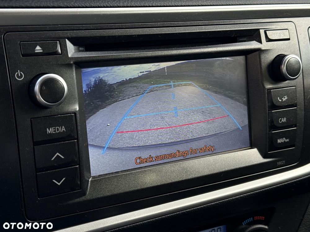 Toyota Auris 1.6 Premium Comfort MS - 21