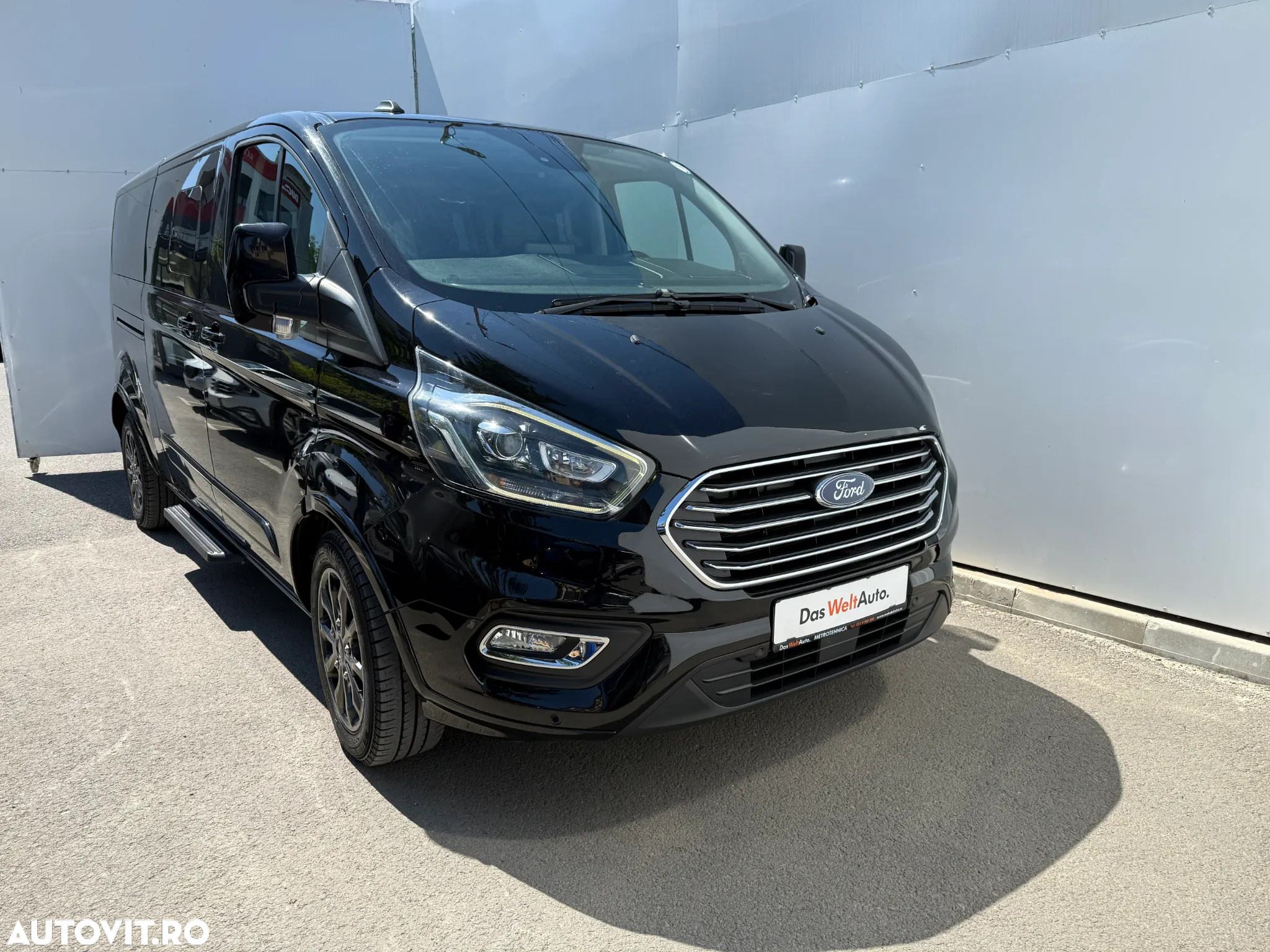 Ford Tourneo Custom Bus 320 2.0 EcoBlue 185 CP L2H1 Titanium Aut. - 4
