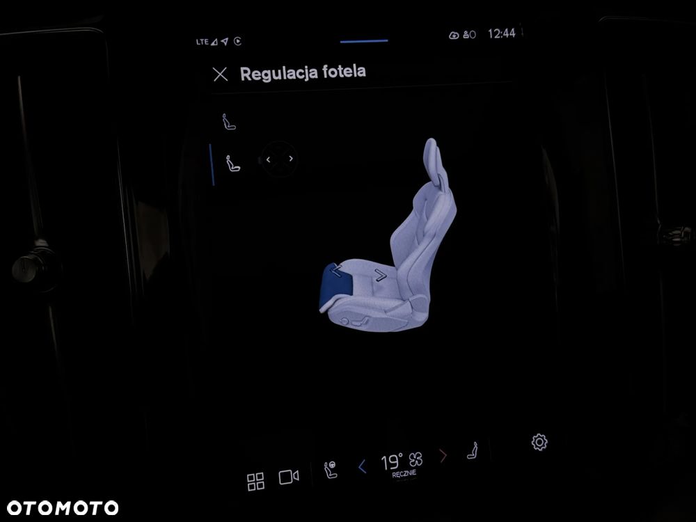 Volvo XC 60 B4 D Plus Dark - 23