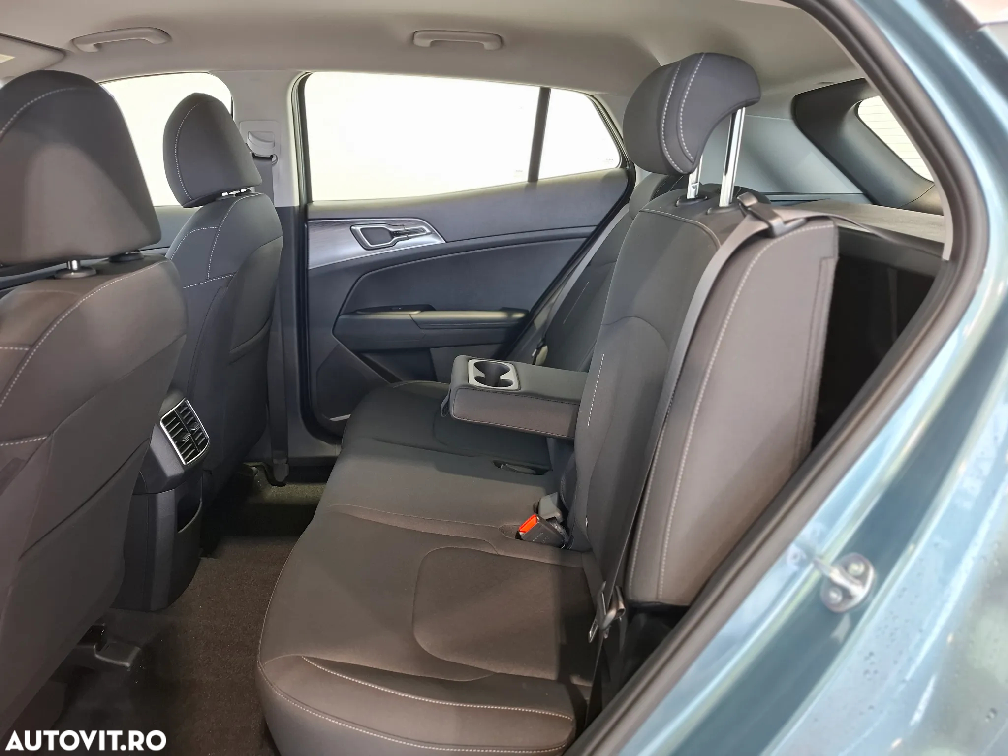 Kia Sportage 1.6 T-GDI 7DCT HP 4x2 MHEV Urban - 32